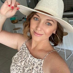 Meet your Posher, Corinna